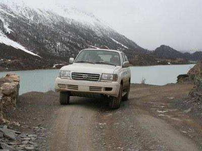 国产陆巡仅售14万，轻松进藏PK牧马人