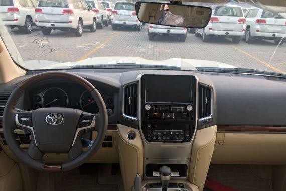 舒适和越野性能集于一身的2017款丰田兰德酷路泽5700