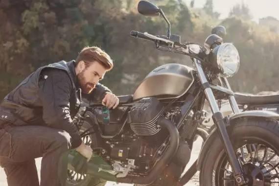 白银骑士MOTO GUZZI V9 SilverKnight