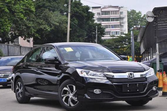 驾龄10年的人说：你有16万不知买啥车时，选它不会错