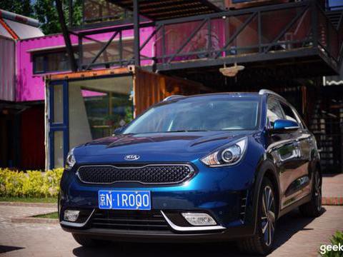 最便宜的进口混动 SUV 开起来是什么体验？