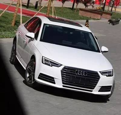 颜值出众，科技感又爆棚，这款车开起来就是享受！