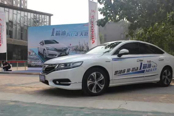 油耗最低3升，1箱油跑1271km！思铂睿靠什么黑科技？