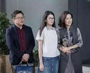 她是《欢乐颂》最有气质的妈妈，被富商抛下后逆袭？