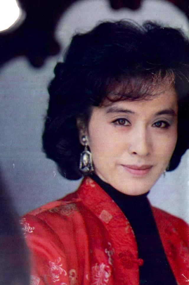 日本电影《望乡》《生死恋》女主角 栗原小卷