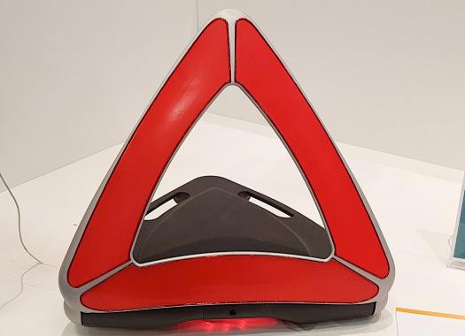 智能车辆警示牌：联网向后方车辆推送报告 提前预警