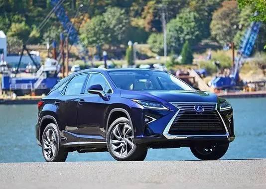 雷克萨斯RX，比奥迪Q5更质感，比奔驰GLC更豪华