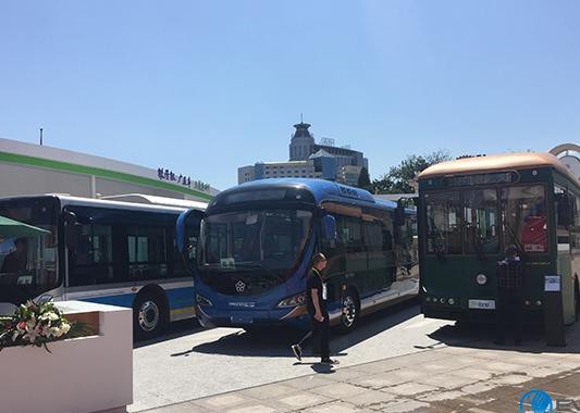 客车也要玩创新 银隆6款车型亮相2017北京道路运输展