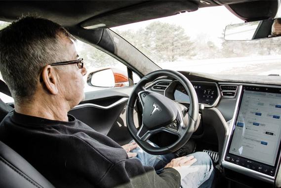 自动驾驶是未来？80.94%超50岁人群表示支持自动驾驶
