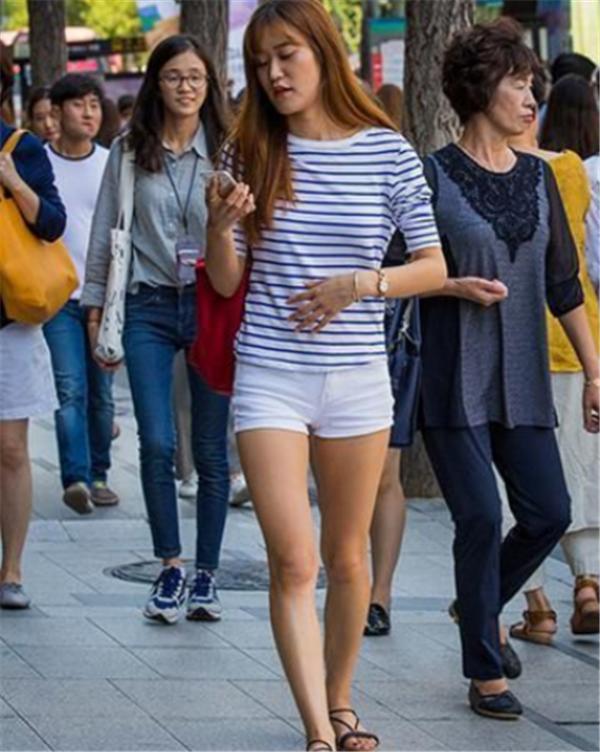 韩国女人超过半数基本都是大饼脸.来自我爰广州
