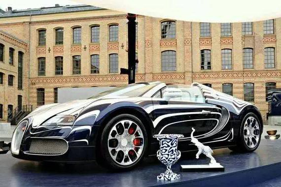 为抢购这辆白金超跑，中国土豪和沙特石油王子斗富!