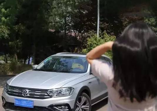 大众这款车后备厢空间很惊人！秒杀同级别很多车型！