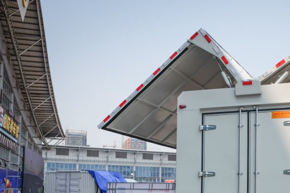 装卸货更方便， 帅铃飞翼箱体轻卡图解