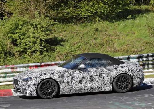 全新宝马Z4 s20i伪装车大曝光 连伪配置表都被捕获