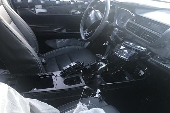 提供8AT  曝比速全新轿跑SUV内饰谍照