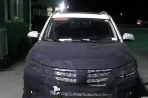 搭载两款发动机 曝荣威全新SUV路试谍照