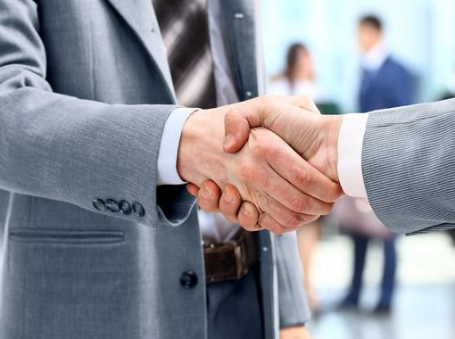 30岁小有成就，要空间要面子，凯美瑞和雅阁这么选