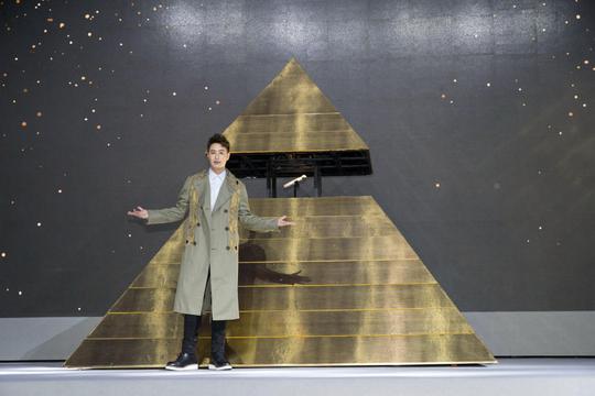 潘玮柏水立方签约华纳音乐(同步自@新浪看点