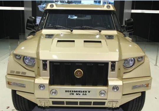 外观1200万SUV神兽，后排躺人品红酒，浑身防弹80万