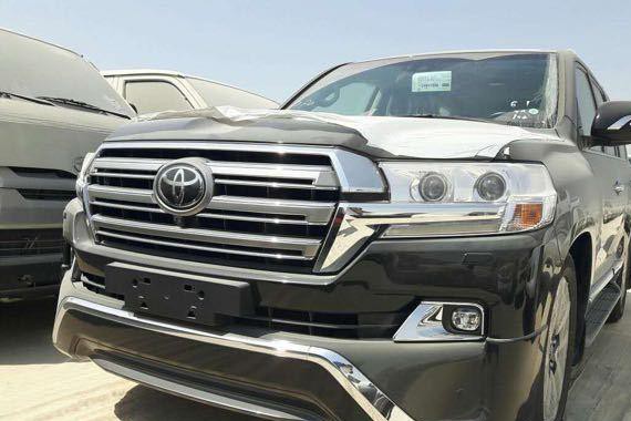 两大越野王者，尼桑途乐和兰德酷路泽对比谁更合适