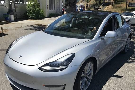 大屏才够爽！特斯拉Model 3内饰将采用15英寸显示屏