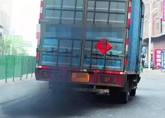 货运司机追问：环保让成本不断增加，我该怎么办？