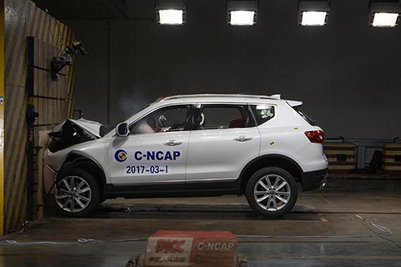 车长4米7 售价15万起 论安全性奥迪A4L也比不过它