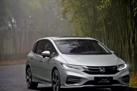 本田飞度的加长版 宝骏310皮尺鼻祖 还缺个备胎