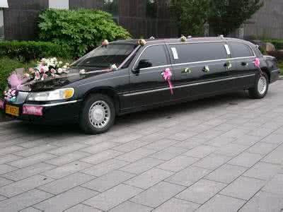 花20多万买辆国产加长车，一年就回了本