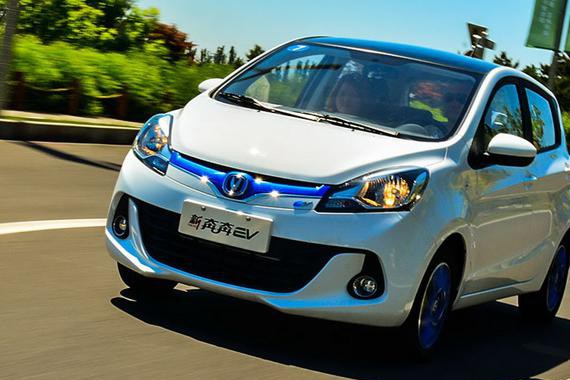 高性价比的移动储物槽 试驾长安新奔奔EV