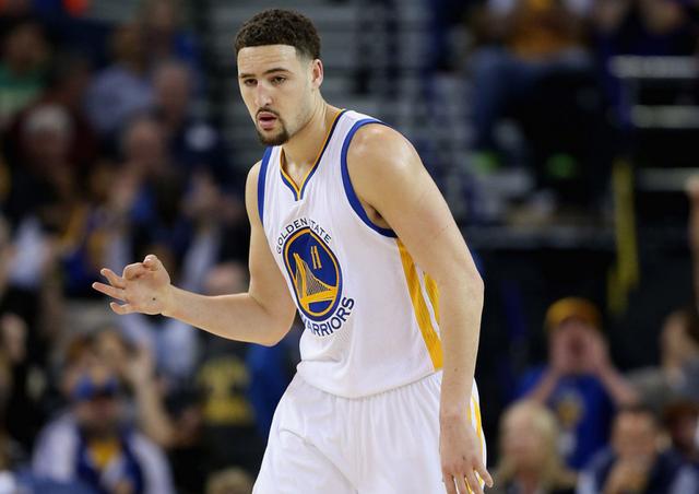 勇士大胜骑士第一场数据分析+赛后新闻发布会