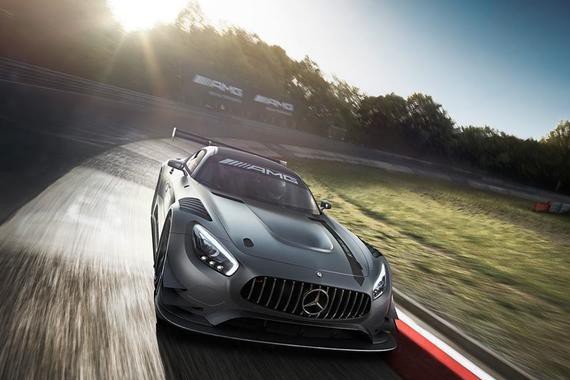 世界上最牛的奔驰跑车，不是专业车手都不会开！