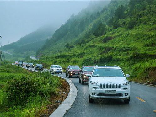 2017款全新Jeep自由光贵阳上市 开启亲子公益之旅
