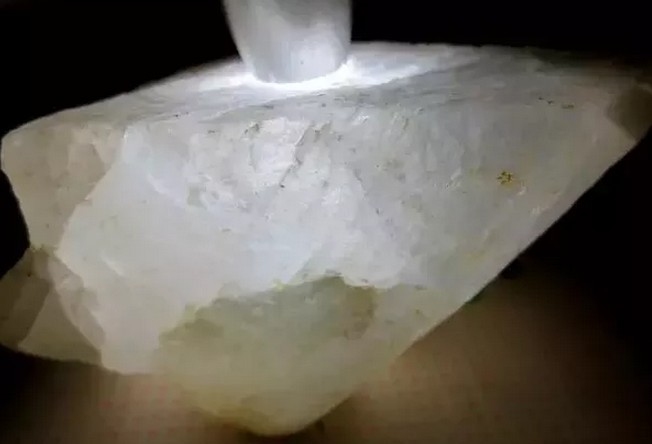 老人口吐无色透明粘液_嘴里老有吐不完的透明粘液同时恶心想吐(2)