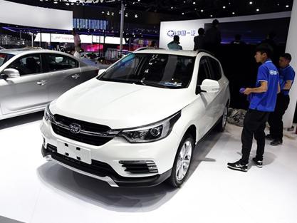 这车肩负天津一汽振兴重任，1.5L+5MT，售5.69万起