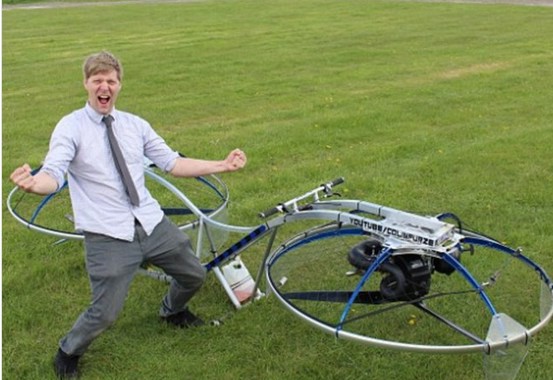 网友：上天了！美国小伙发明悬浮自行车