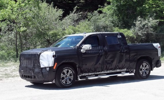 或2018年推出 新一代GMC SIERRA谍照