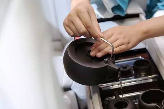 把“茶道”引入车内，我只服奔驰！