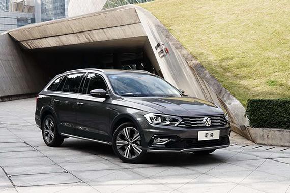 相同的两款轿车，花多2万块就能买到堪比SUV的空间