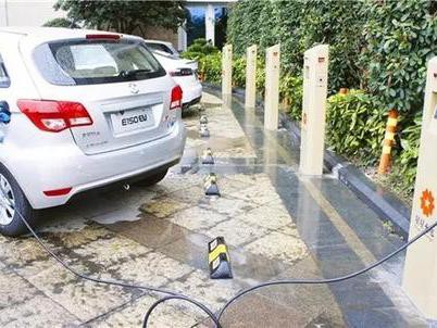 星友灵犀 | 最耗电的续航测试！说好的300km？