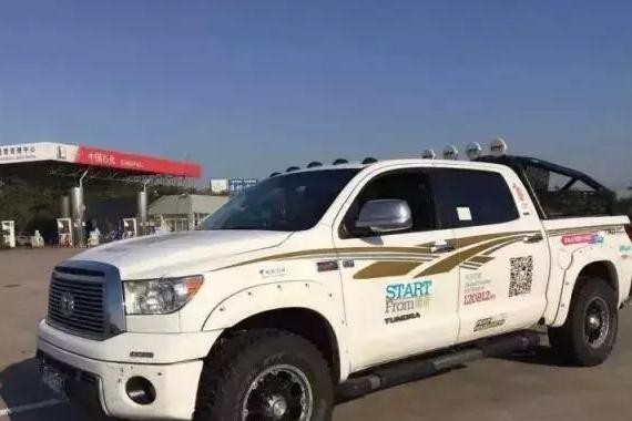 今天高考，别人爸爸开车横穿52个国家送娃上大学