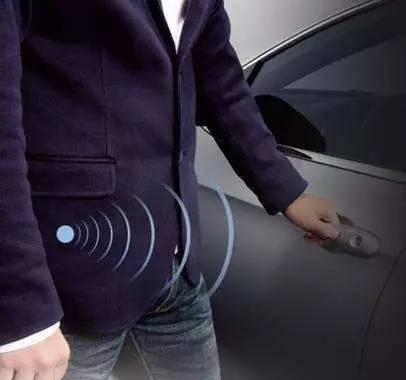 急！在线等！遥控钥匙没电了进不去车了怎么办？