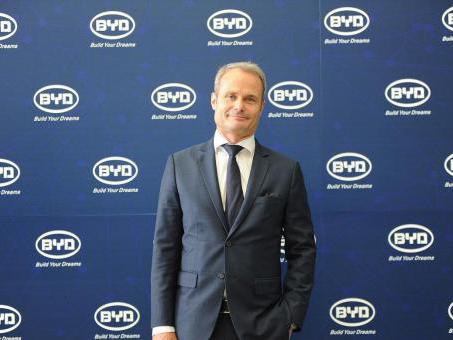 全新比亚迪唐，奥迪设计总监“首秀”打造，传祺慌了