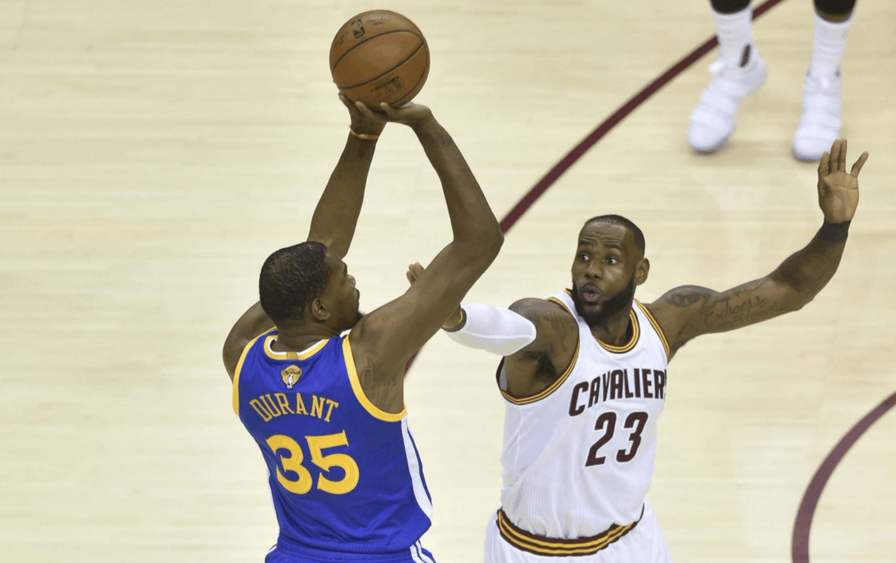 詹姆斯自私心态毁掉骑士 联盟最强?他还不配!