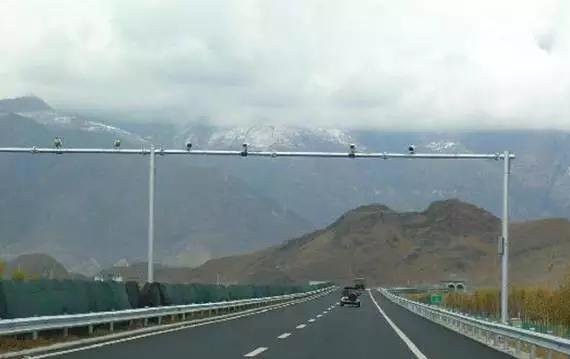 高速公路上10大作死行为