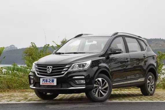 这辆爆款SUV安全配置足、乘坐舒适性好才卖8万多，划算！