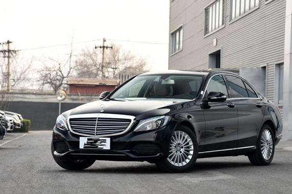 20多万买奔驰C级丐版值得吗？至少能碾压A4L和3系了