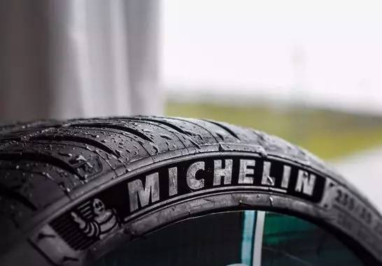 更快更稳还有超高颜值，看轮胎黑科技一黑到底！