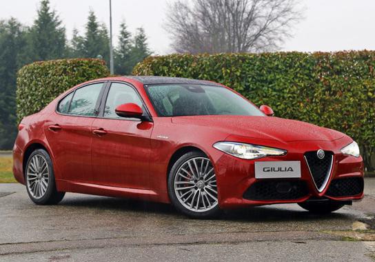 同为小众运动型车，为什么说IS比Giulia更靠谱？