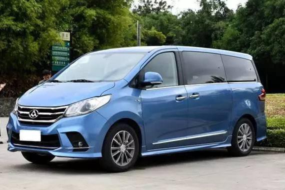 这款豪华感十足高端自主MPV，比起GL8更豪华舒适